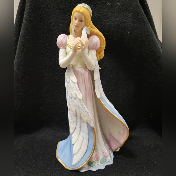 The Legendary 👸 Princess - Picture 2 of 16